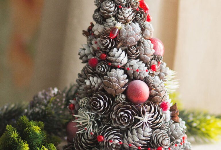 Arbre de noël de cônes