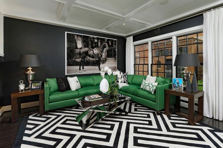 Accessoires verts vifs comme accents à l'intérieur