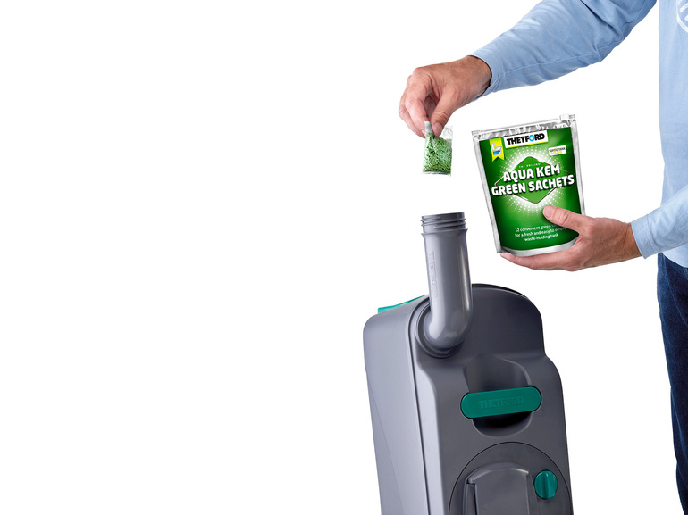 Comment puis-je remplacer le liquide pour les placards secs?