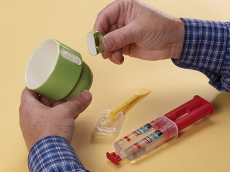 Méthodes de collage de produits avec de la colle époxy