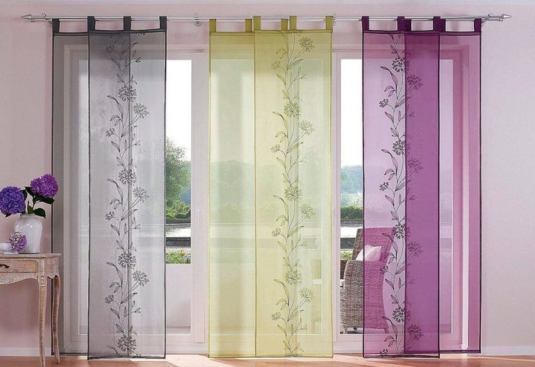 Options de couleur pour les rideaux japonais