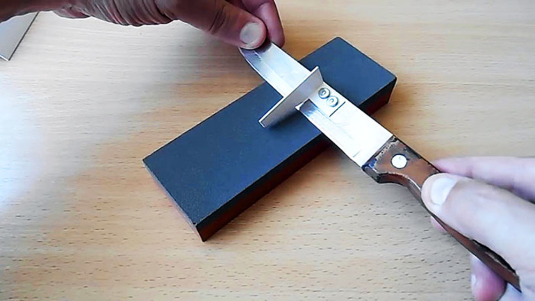 Garder le couteau tranchant