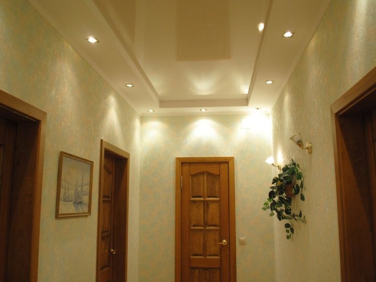 Plafond tendu dans le couloir
