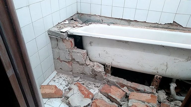 Enlever une vieille salle de bain