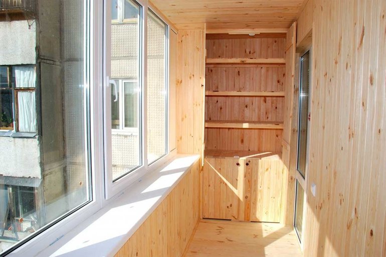 Garde-robe pas à pas pour les dessins et schémas du balcon