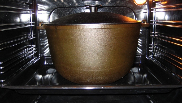 Brûler le chaudron au four