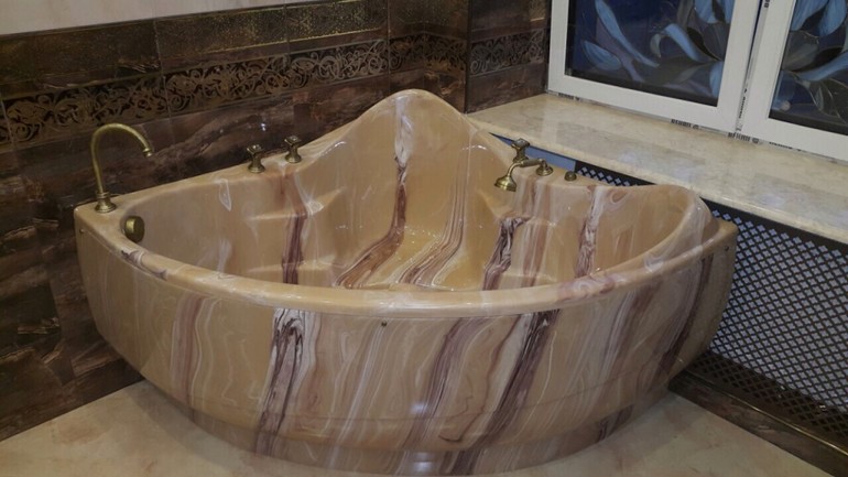 Bain de pierre liquide